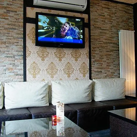 酒店 莱尔富家庭旅馆 Novi Iskŭr